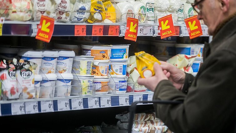 Docentas skeptiškai vertina siūlymus įvesti PVM lengvatą maisto produktams: trumpalaikė priemonė, kuri skurdo problemos neišspręs