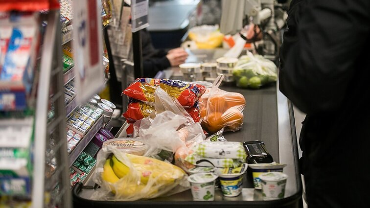 Žinios. Prezidento patarėjas: kovojant su skurdu, reikia iš naujo apsvarstyti laikinas PVM lengvatas maisto produktams