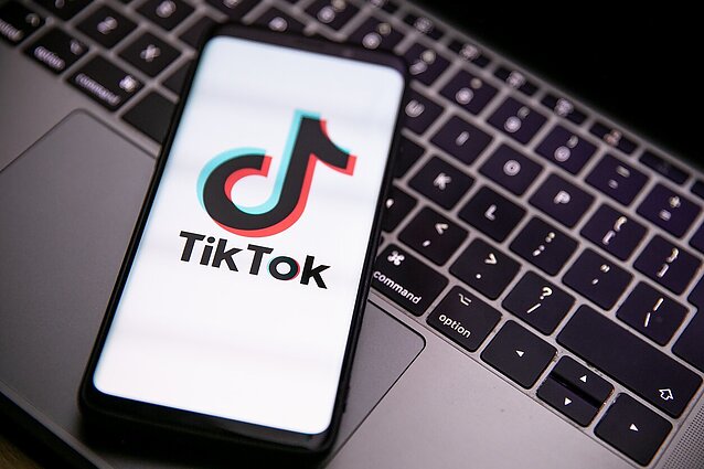 Kinija nori atplėšti vaikus nuo telefonų: siūloma riboti, kiek laiko per dieną vaikai galės praleisti prie įrenginių
