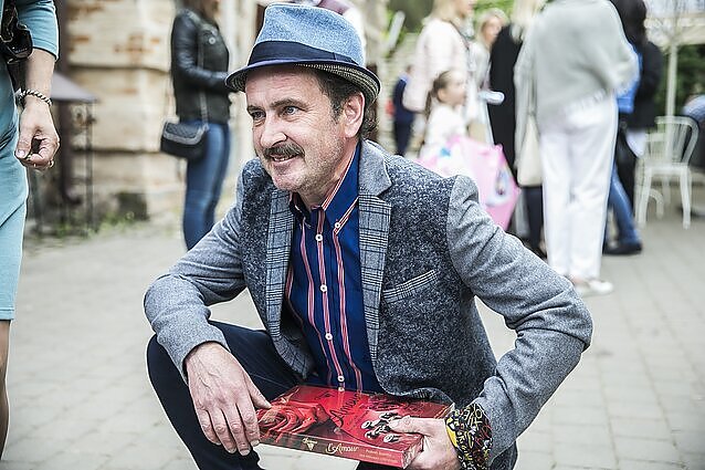 „Keistuolių teatro“ aktorius Darius Auželis: kartais žiūrovas padiktuoja, kaip su juo reikia kalbėtis