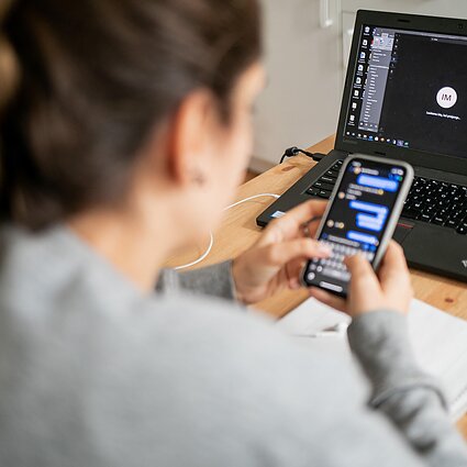 PIN kodas. Kai išeiti iš darbo negali: tikroji verslininkų kasdienybė