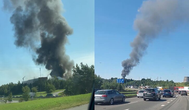 Žinios. Vilniuje matomas juodų dūmų stulpas: dega šalia Gariūnių įsikūrusios „Ecoservice“ teritorijoje esančios atliekos