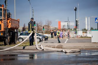 Large fire rips through recycling plant in Vilnius Large fire rips through recycling plant in Vilnius