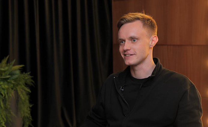 Du „Gineso“ rekordus pelnęs, vienas žinomiausių Lietuvos iliuzionistų Rokas Bernatonis: kelionės augina meilę Lietuvai