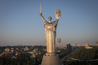 Ukraiński trójząb zastąpił sowiecki herb na pomniku Matki Ojczyzny w Kijowie