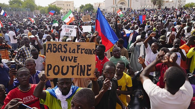 Vakarų Afrikos ekonominės bendruomenė skyla: gretimos šalys bijo Nigerio likimo savo šalyse