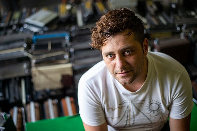 Su atvykusiais iš Ukrainos vaikais dirbantis artistas: dabar paklausus iš kur jie, vaikai nurodo gyvenamą miestą Lietuvoje