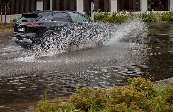 Klaipėdos meras tikina – liūčių klausimas turėtų būti keliamas šalies mastu: valstybė nėra numačiusi lėšų lietaus nuotekų sistemoms