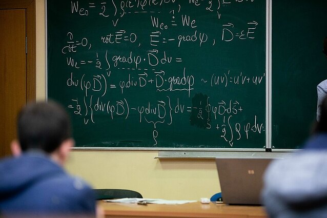 Vyksta papildomas priėmimas į aukštąsias mokyklas: Šiugždinienė ir Jakštas kritikuoja kolegijas, nuleidusias minimalų stojamąjį balą