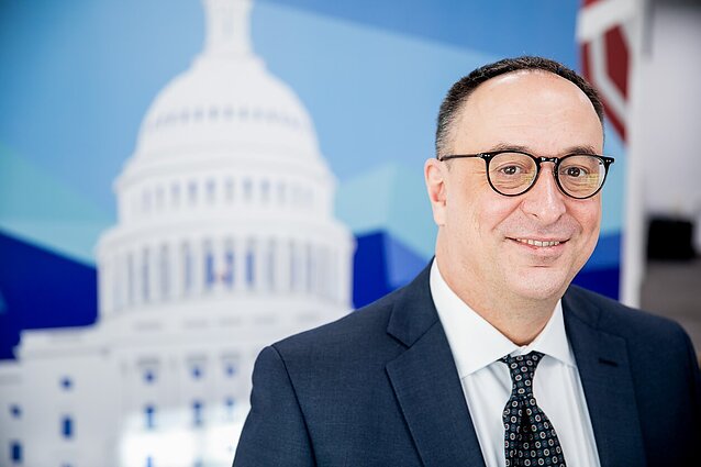 Svarbus pokalbis. Robertas Gilchristas: JAV kariai bus Lietuvoje tol, kol šis regionas bus karštas. O jis vis dar toks yra