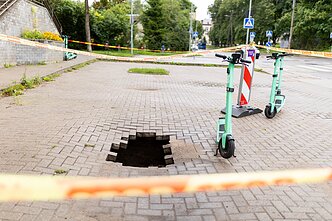 Įgriuva Dzūkų gatvėje, Vilniuje Įgriuva Dzūkų gatvėje, Vilniuje