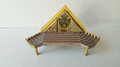Projekt ławeczki poświęconej J. Piłsudskiemu Projekt ławeczki poświęconej J. Piłsudskiemu