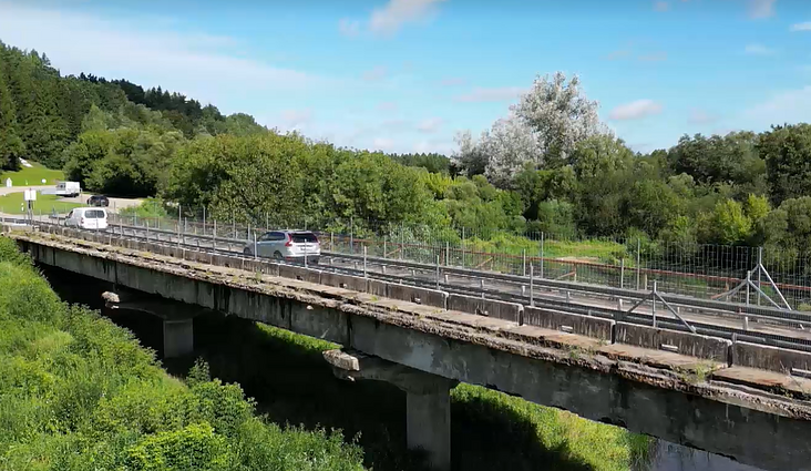 Atidarytas eismas tiltu per Dubysą: dėl prastos būklės pusmetį trukę darbai baigti