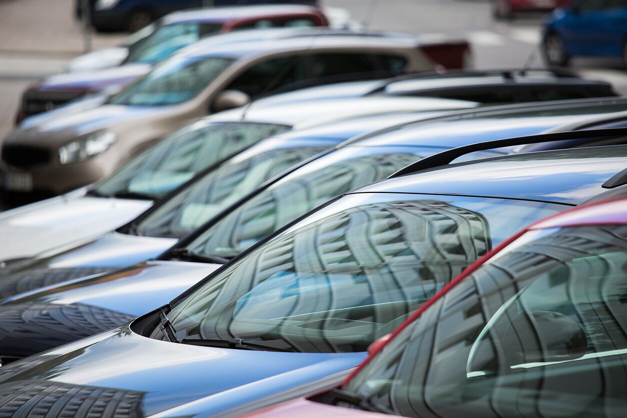 Automobilių prekyba (asociatyvi)