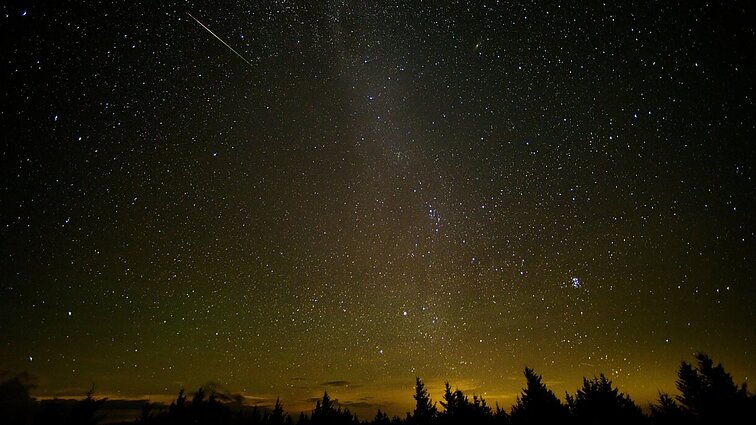 Naktiniame danguje – meteorų lietus: patariama būti toli nuo miesto, bet kokių lempų, vengti net telefono šviesos