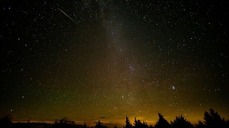 Žinios. Savaitgalį žmonės galėjo mėgautis įspūdingu reginiu: buvo pasiektas krintančių meteorų pikas