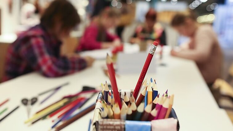 Šeimų edukatorė pataria – priemones mokyklai turi išrinkti ne tėvai, reikia įtraukti ir vaikus: auginame smalsią Alfa kartą