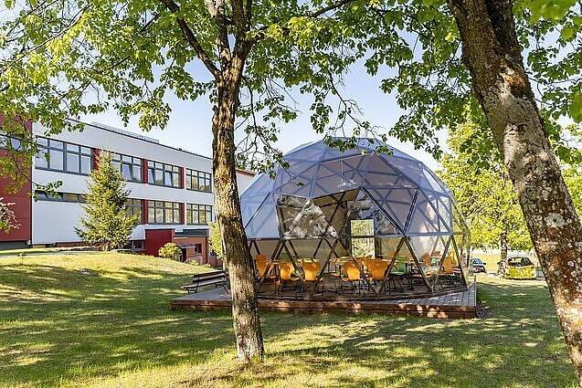 Šiemet jau per 70 Vilniaus ugdymo įstaigų turės lauko klases: teigia, kad vaikai galės mokytis bet kokiu oru