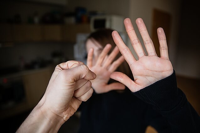 Moterų teisių specialistė apie seksualinį smurtą: per daug atsakomybės verčiama nukentėjusiajai