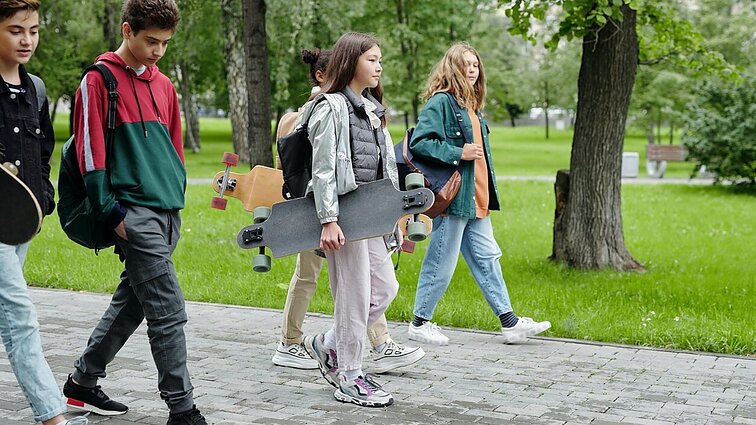 Tėvams susikalbėti su paaugliais ne visada lengva: psichologė siūlo pripažinti vidinius „baubus“, stabdančius atvirumą