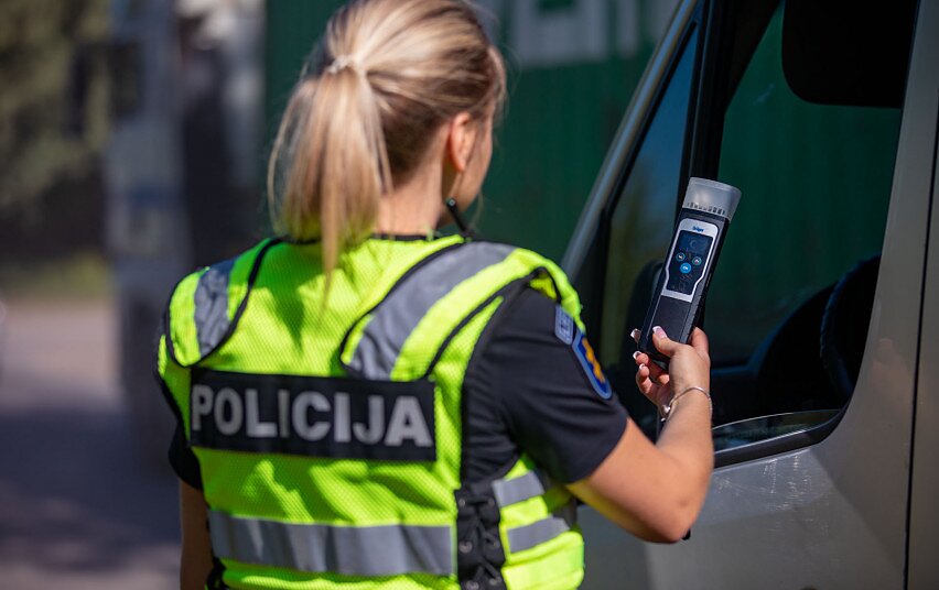 Policijos reidas, asociatyvi nuotr. Policijos reidas, asociatyvi nuotr.