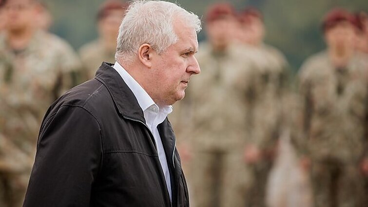 Žinios. Paslapčių apsaugos koordinavimo komisija šiandien turėtų svarstyti Skvernelio kreipimąsi dėl Anušausko paviešintos informacijos