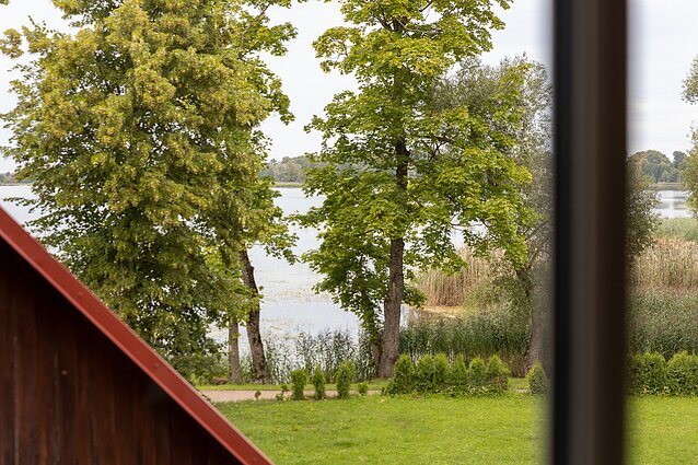 Kambarėlis Biržų evangelikų reformatų bažnyčios klebonijoje, kuriame gyveno Jonas ir Adolfas Mekai