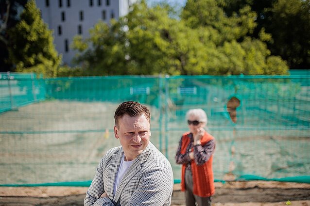 Žinios. Vilniaus apylinkės prokuratūrai nutraukus ikiteisminį tyrimą dėl nupjauto ąžuolo, savivaldybė žada skųsti sprendimą