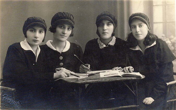 Hebrajų gimnazijos mokinės, Vilkaviškis 1931 m.