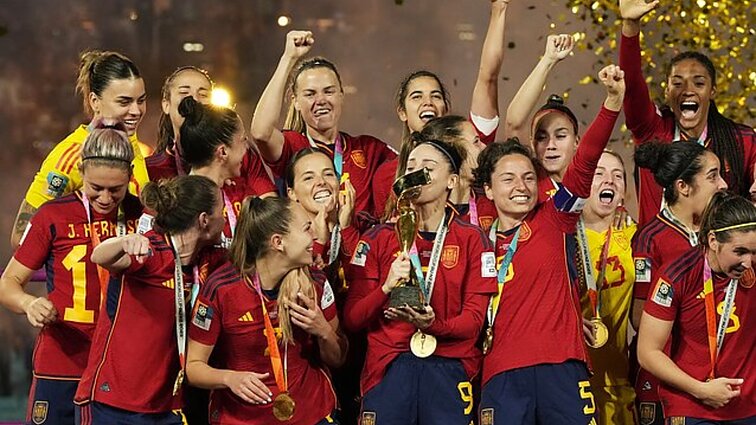 Sportas. Orai. Ispanijos moterų futbolo rinktinės pergale baigėsi pasaulio čempionatas