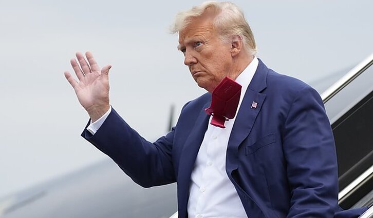 Rinkimų kampanija – teisiamųjų suole: Donaldas Trumpas šaiposi ir iš teisėjų, ir iš liudytojų