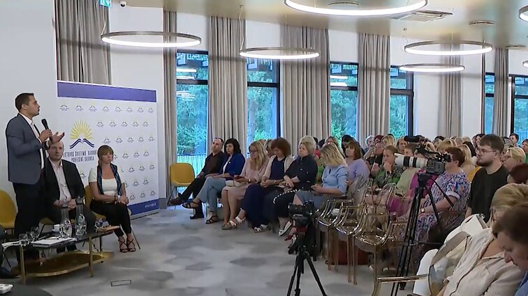 Birštone dirbantys mokytojai reikalauja kelti atlyginimus: klausimus keliame, bet atsakymas vienas – „pinigų nėra“