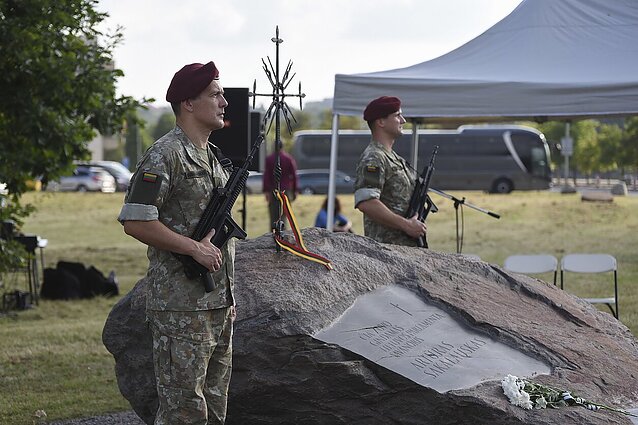 Minimos 32-osios paskutiniosios sovietų okupacijos aukos metinės: savanoris Artūras Sakalauskas buvo nušautas