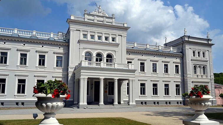 Klasikinės muzikos maršrutai uždarant vasarą: tarptautinis Oginskio festivalis ir pirmą kartą Lietuvoje skambantis kūrinys