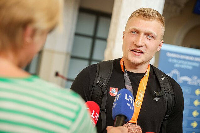 Mykolas Alekna sugrįžo į Lietuvą iš pasaulio čempionato