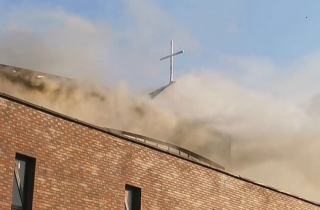 Pagėgių savivaldybė nusprendė nerengti miesto šventės ir jai numatytas lėšas skirti degusiai bažnyčiai