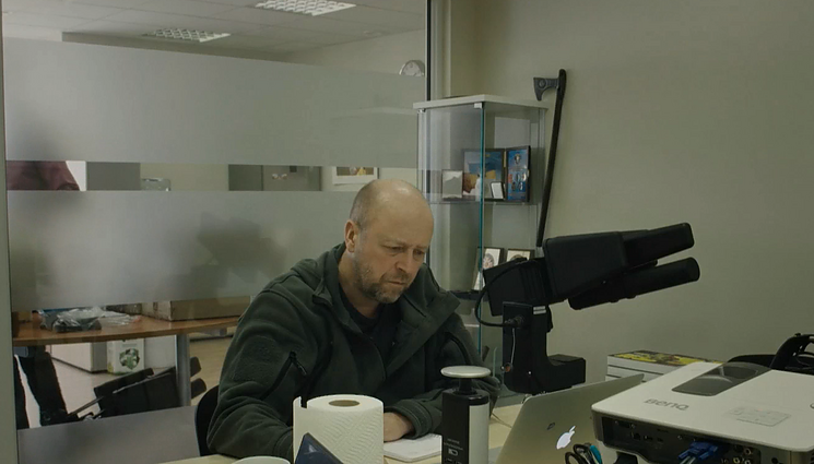 Kino naujienos: dokumentinis filmas „Laiškas Ukrainai“, pavojingos užduotys bei tamsos pinklės