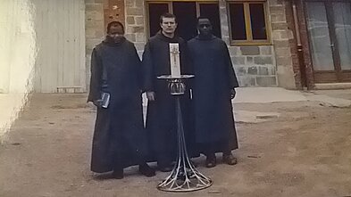 Stasys Čepė (viduryje)