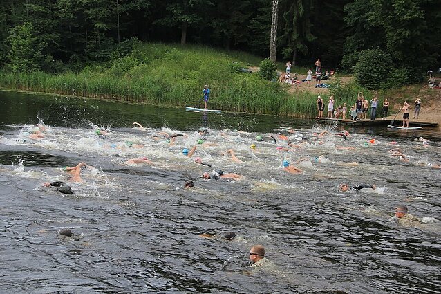 Vilniaus plaukimo maratonas kviečia mesti sau iššūkį: pamilti aktyvų gyvenimo būdą yra lengviau su sportiška bendruomene