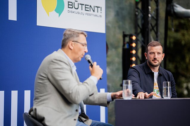 Festivalis „Būtent!“. „Draugiška Lietuva“ scena. Pokalbis su EK nariu Sinkevičiumi