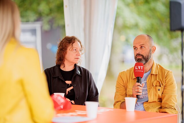 „Kultūros savaitė“ iš festivalio „Būtent!“: Justas Tertelis ir Justė Kostikovaitė apie meno svarbą neramumų kontekste