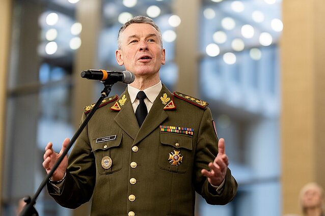 Kariuomenės vadas gen. Valdemaras Rupšys: reikia prisiminti, kad prieš 30 metų buvo pirmas bendradarbiavimas su NATO valstybe