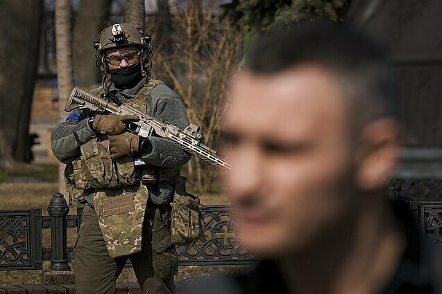 Žinios. Rusija praėjusią naktį iš Juodosios jūros į Ukrainą paleido sparnuotųjų raketų „Kalibr“