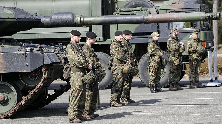 Žinios. „Norime patrauklių sąlygų, mokyklų, darželių“: su Vokietijos kariuomenės vadu aptartos galimybės priimti dislokuotus karius Lietuvoje