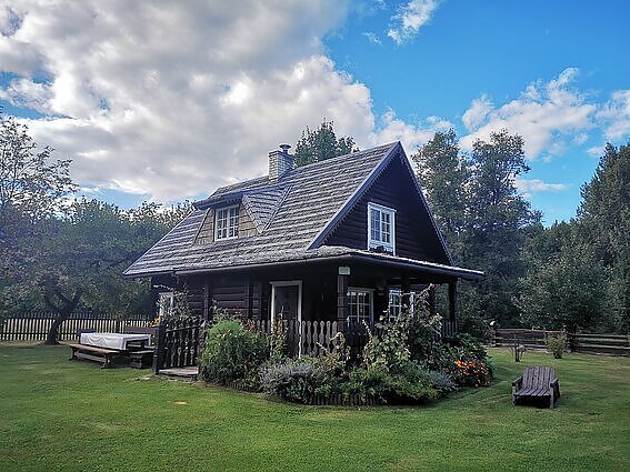 Asketiškas poilsis – atgaiva sielai: nuo miesto šurmulio pailsėti kviečia atokiuose nameliuose be įprastų patogumų