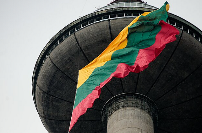 Žinios. Sukanka 30 metų iš Lietuvos buvo išvesti paskutiniai okupacinės sovietų kariuomenės daliniai