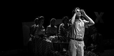 Spektaklio „Tas keistas nutikimas šuniui naktį“ repeticija