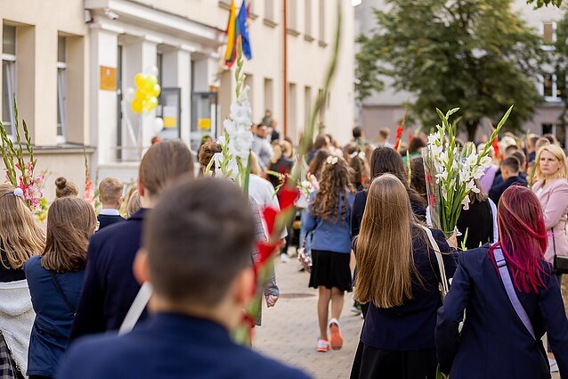 Įvertino vaikų nenorą eiti į mokyklą teisiniu aspektu: tėvai privalo reaguoti – tai jų pareiga