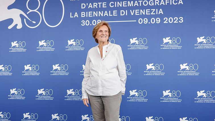 Pradėti dalyti pirmieji Venecijos kino festivalio apdovanojimai: „Auksinis liūtas“ pirmą kartą įteiktas moteriai