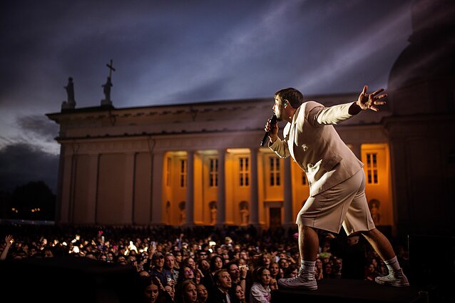 Pirmasis „Sostinės dienų“ vakaras; grupė „jautì“